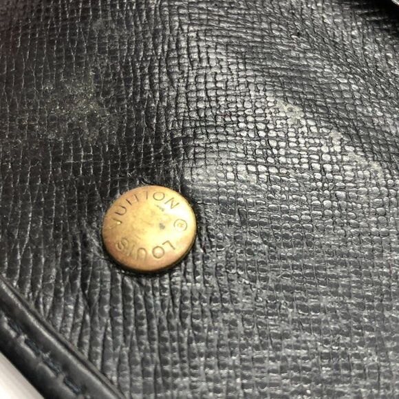 Louis Vuitton Key Case - Black Epi Leather - Picture 8 of 11